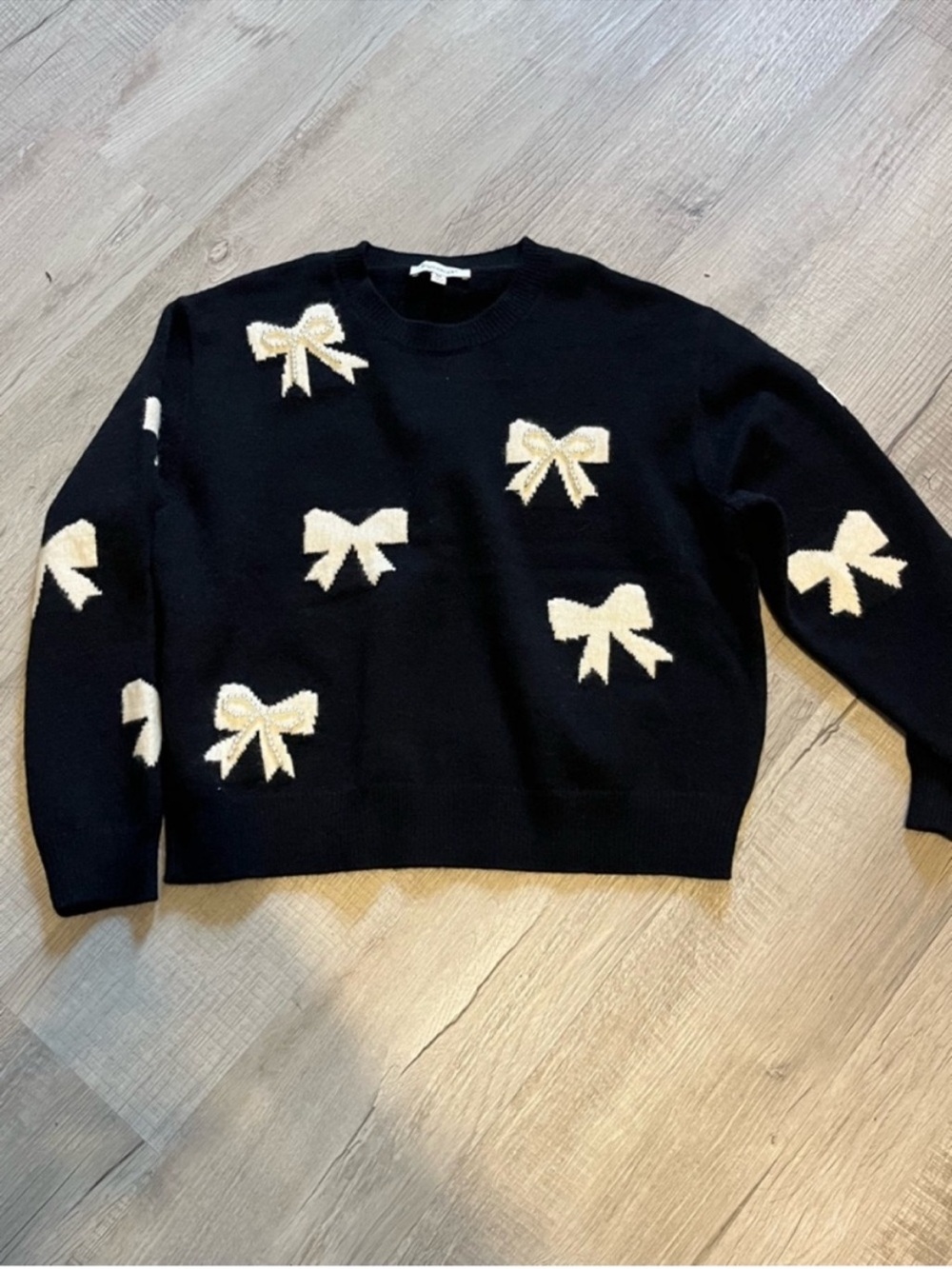 Super cute BOW black sweater